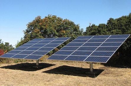 Is Florida competing with California for most large-scale solar?