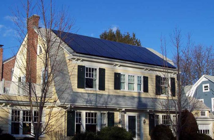 Rhode Island subsidy program spurs residential solar installations