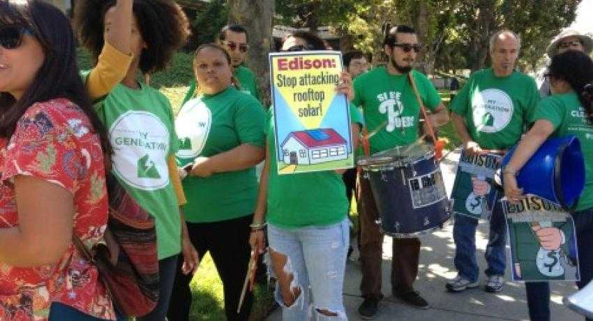 AZ staff say keep net metering