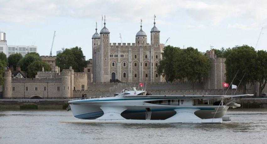 Solar boat docks in London